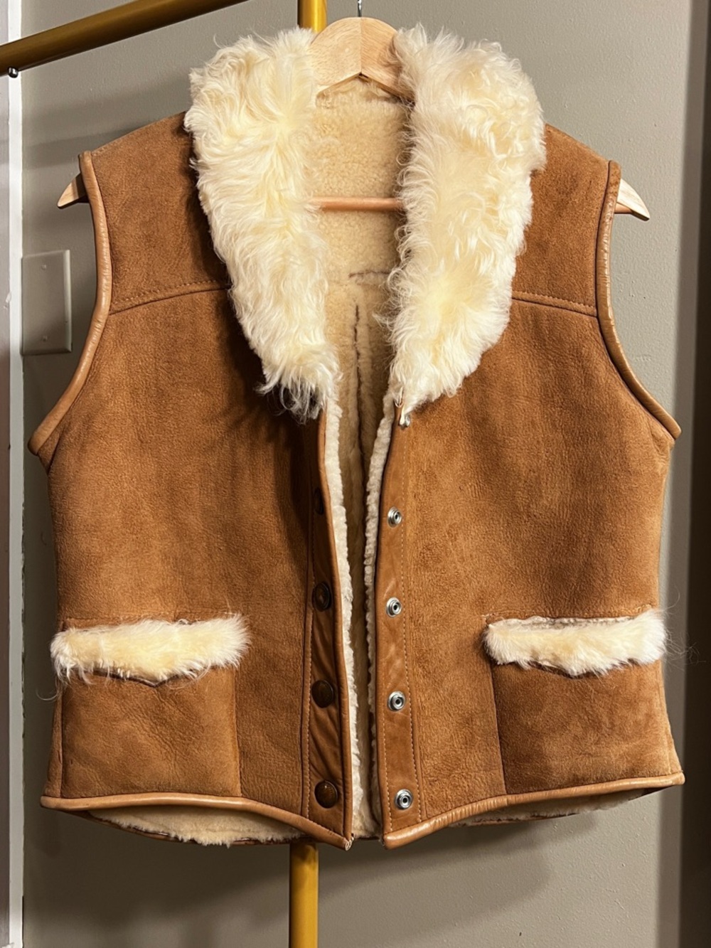 Vintage Overland Sheepskin Co Suede Genuine Shearling Vest w/ Buffalo Nickels
